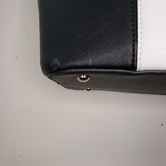 Black & White Large Tote Handbag - Picture 5 of 7